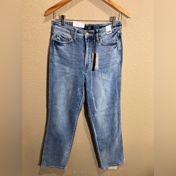 Judy Blue Denim - 🆕 Judy Blue Light Wash Denim Jeans